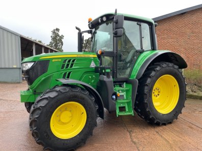 John Deere 6120M
