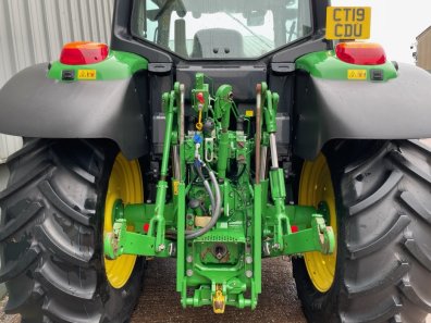 John Deere 6120M