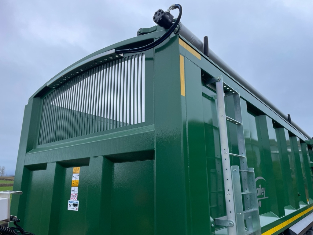 Bailey 18 Ton Tri-Axle grain trailer