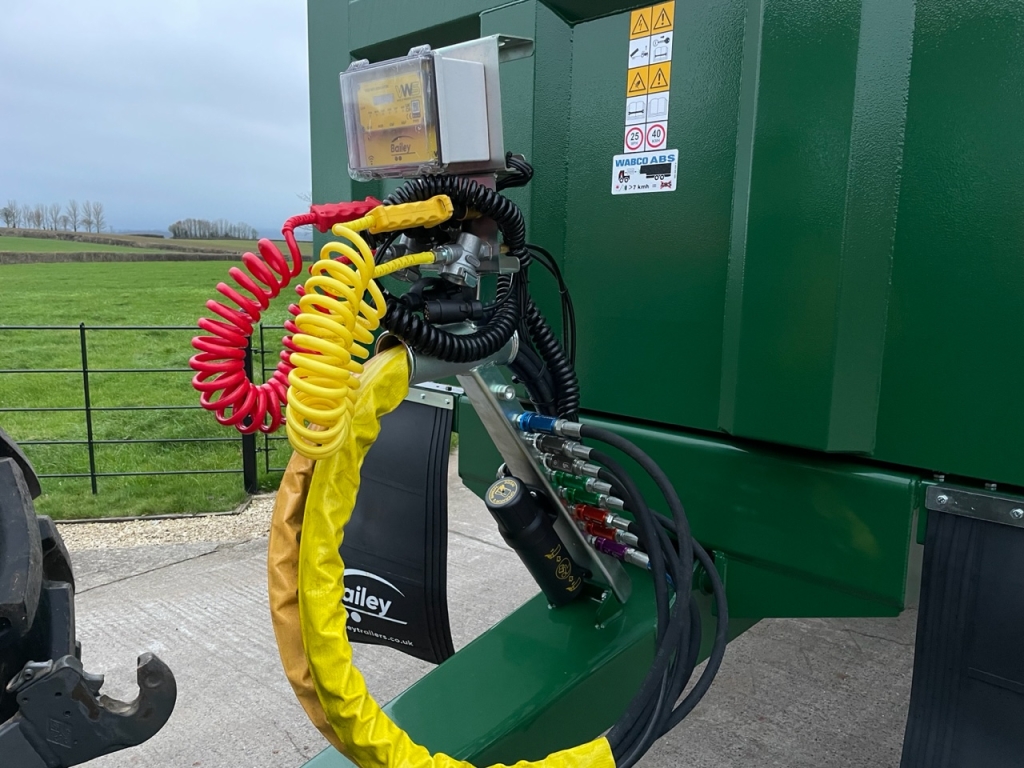 Bailey 18 Ton Tri-Axle grain trailer