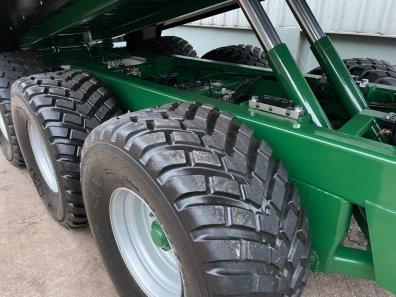 Bailey 18 Ton Tri-Axle grain trailer