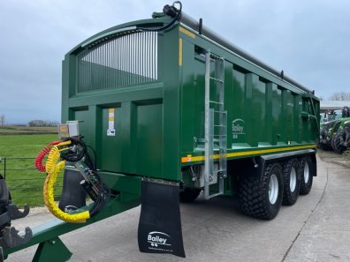 Bailey 18 Ton Tri-Axle grain trailer