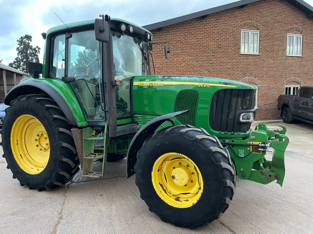 John Deere 6620