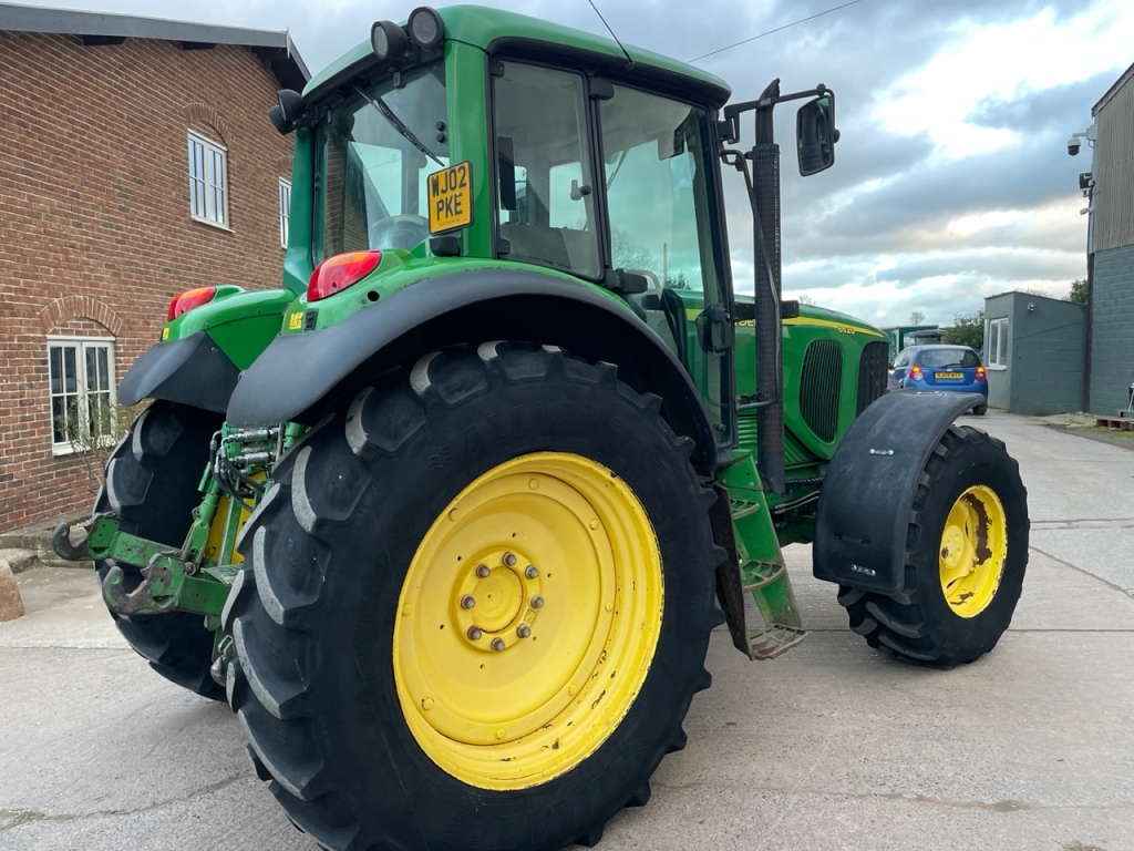 John Deere 6620