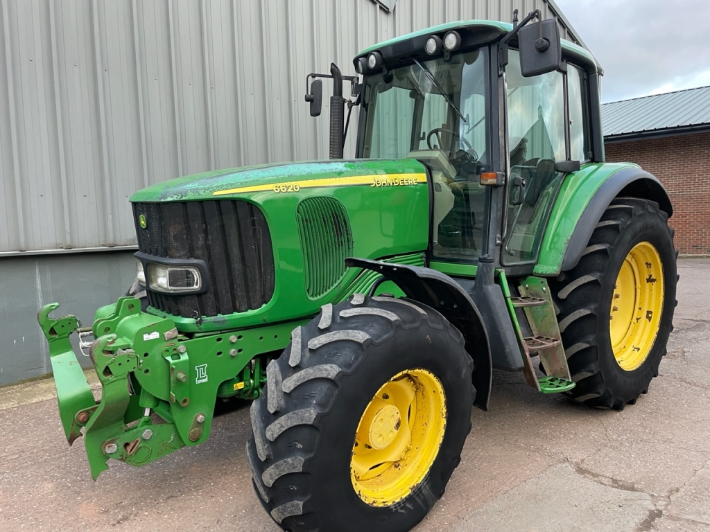 John Deere 6620
