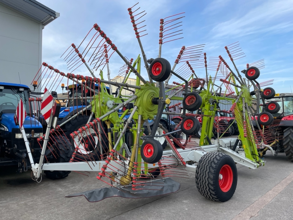 Claas Liner 3600 4 rotor rake