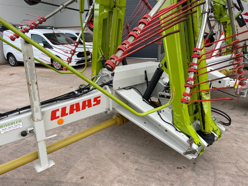 Claas Liner 3600 4 rotor rake