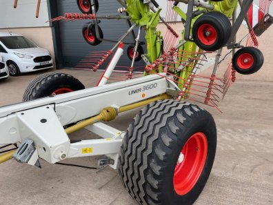 Claas Liner 3600 4 rotor rake