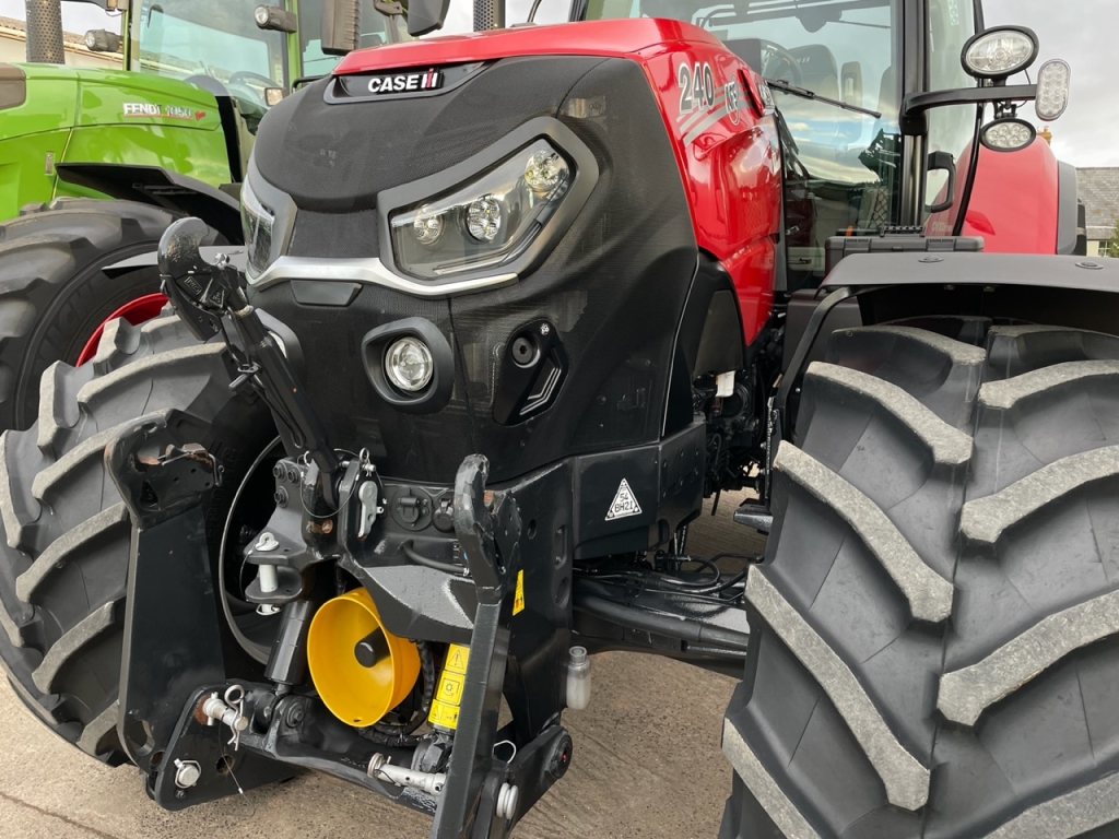 Case CVX 240