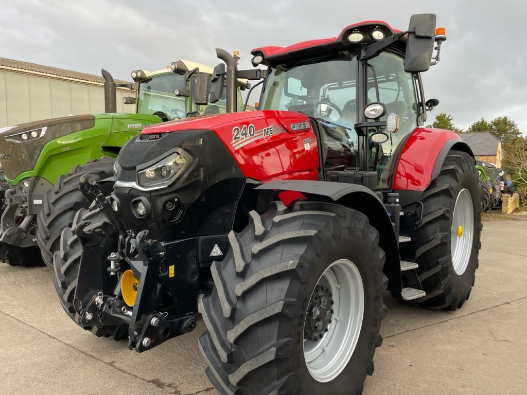Case CVX 240