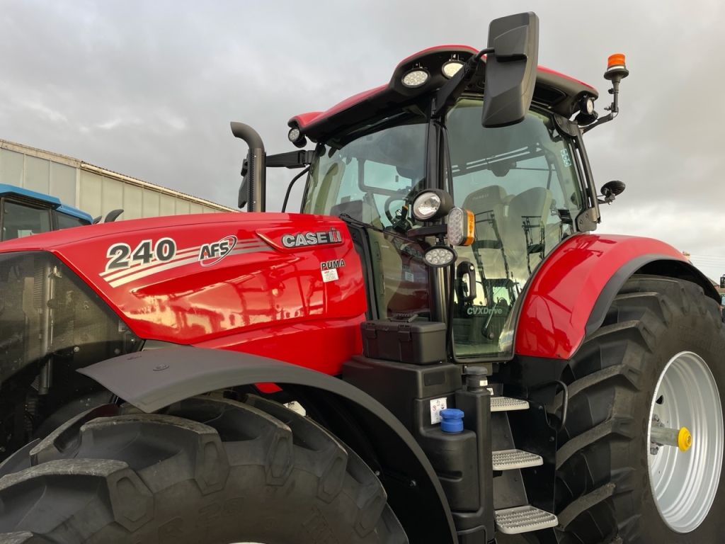 Case CVX 240