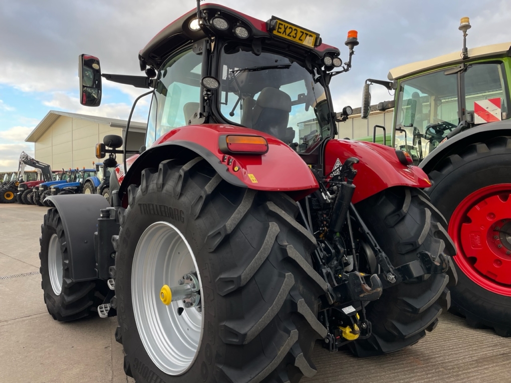 Case CVX 240