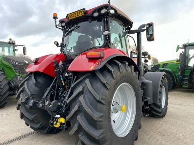 Case CVX 240
