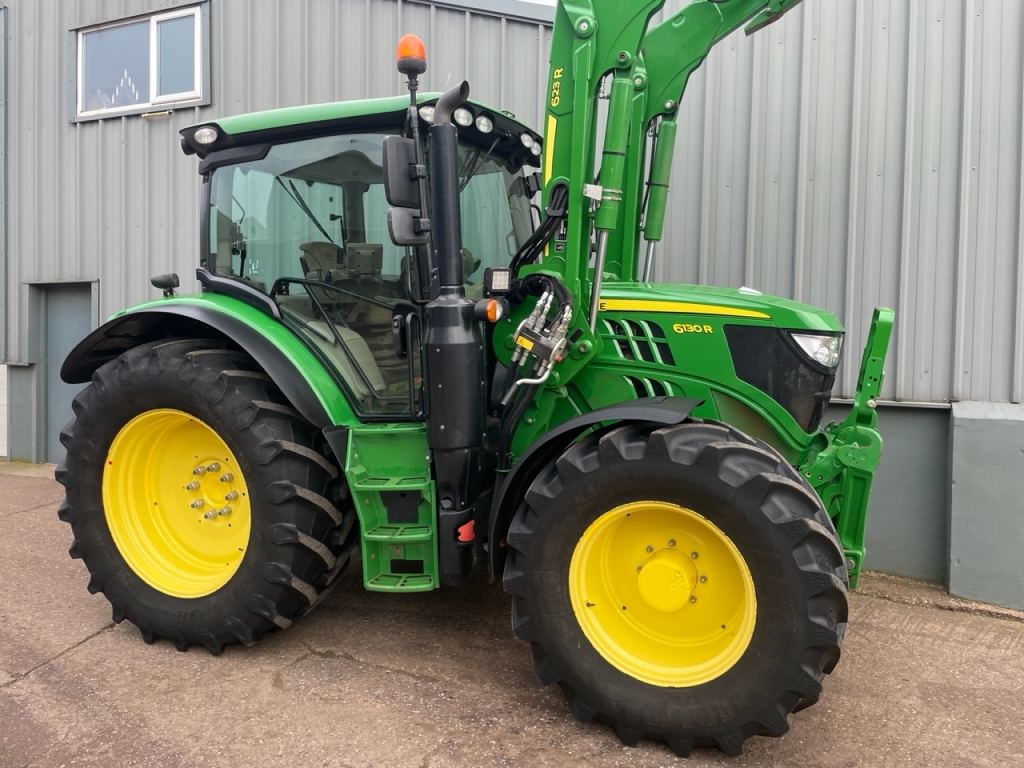 John Deere 6130R