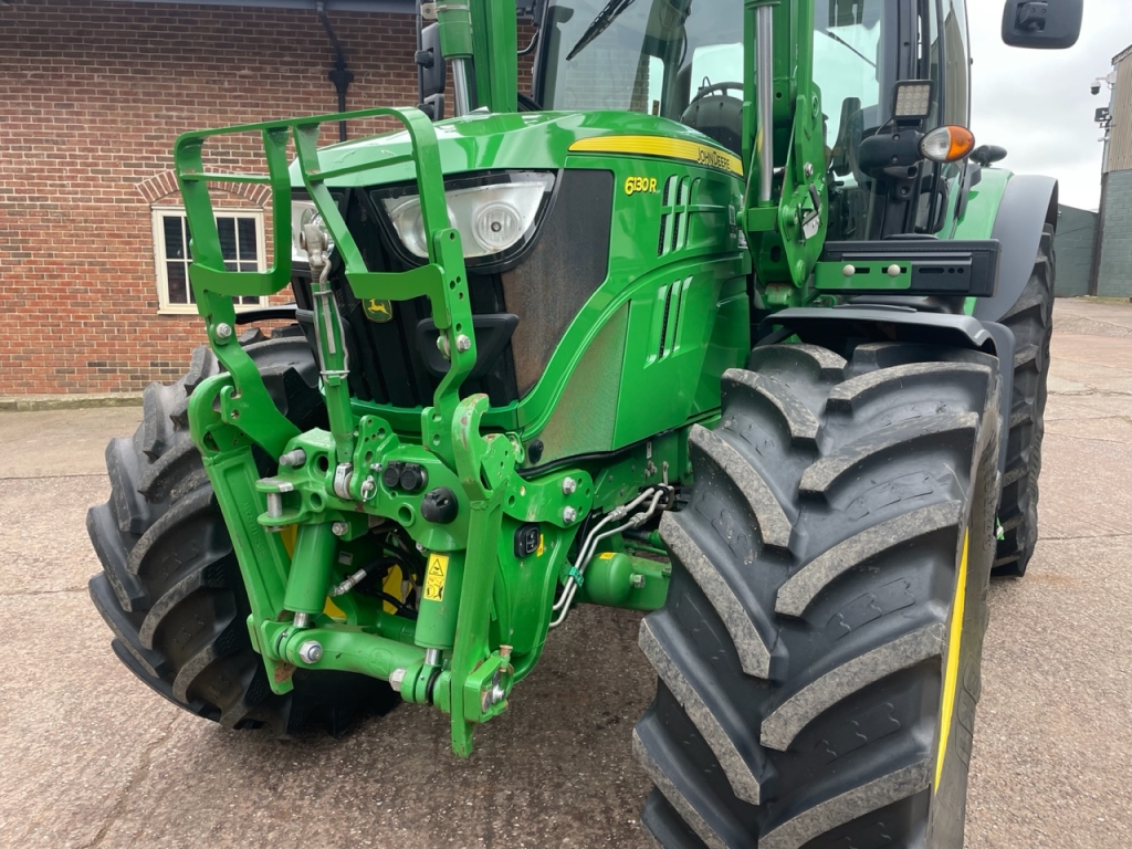 John Deere 6130R