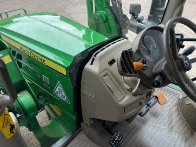 John Deere 6130R
