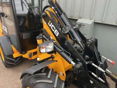 JCB 403 Plus