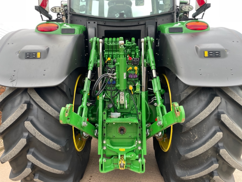 John Deere 6R 250