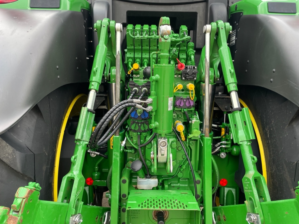 John Deere 6R 250