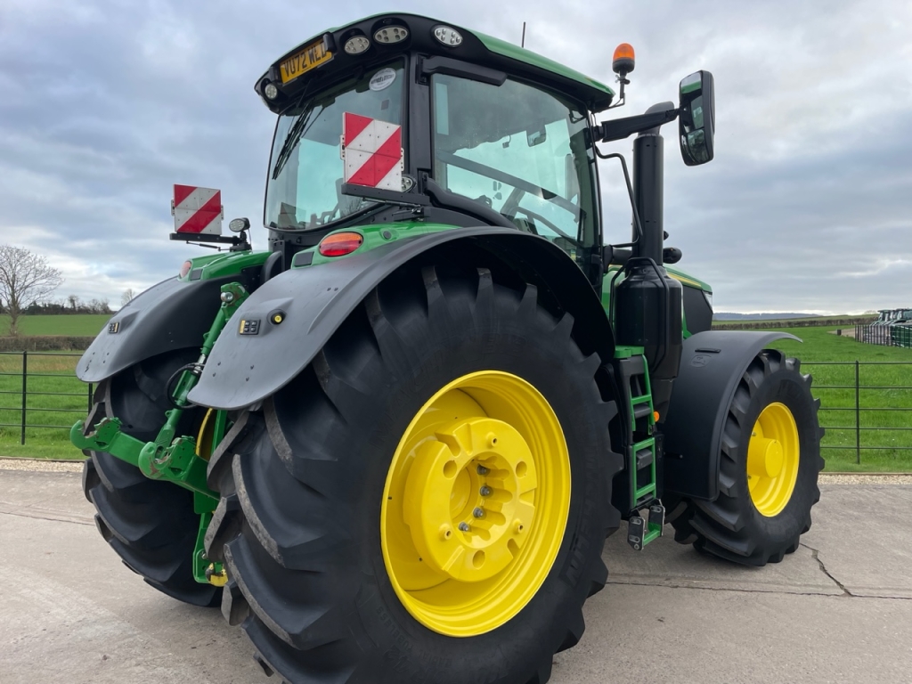 John Deere 6R 250