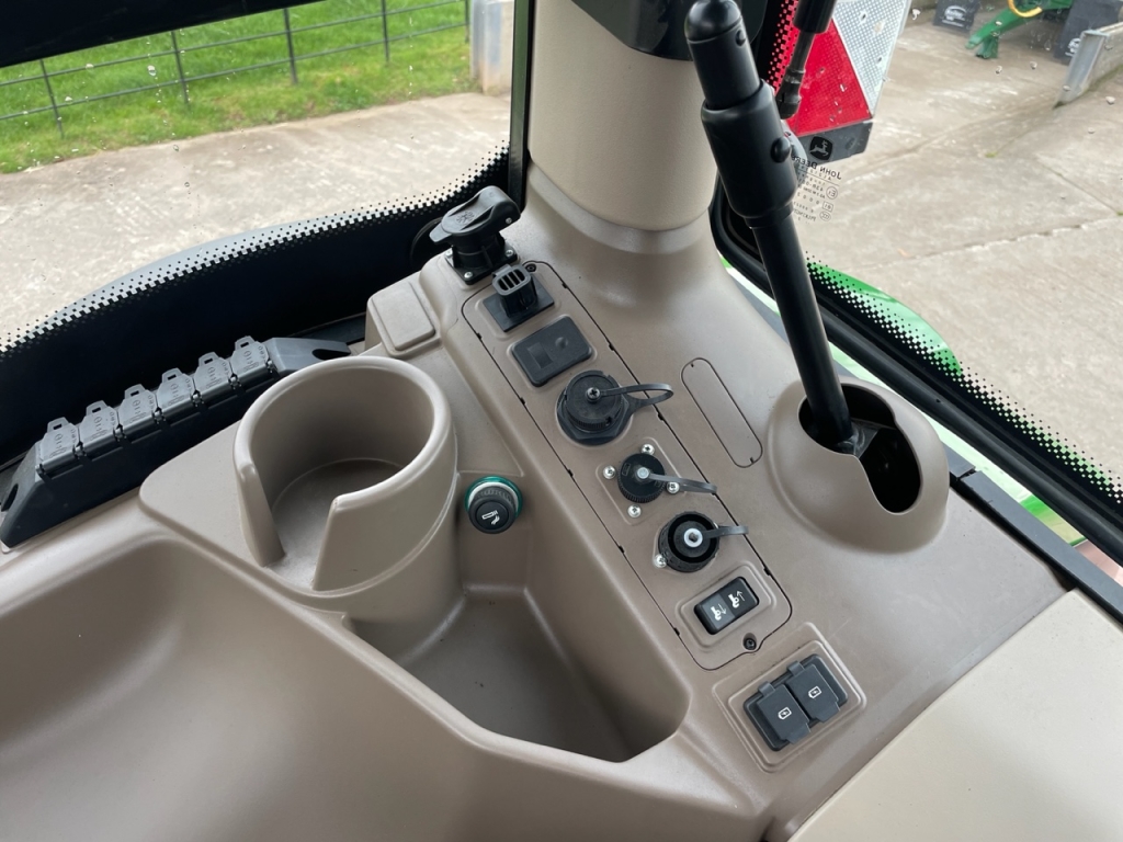 John Deere 6R 250