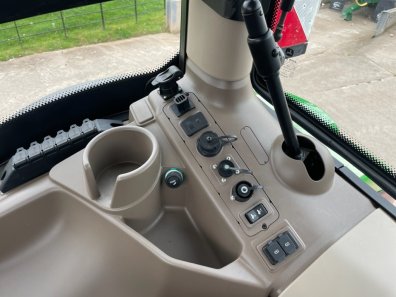 John Deere 6R 250