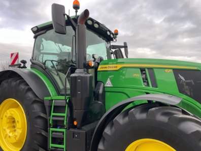 John Deere 6R 250