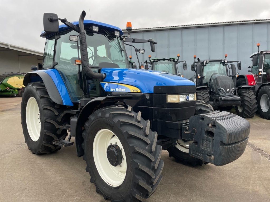 New Holland TM140