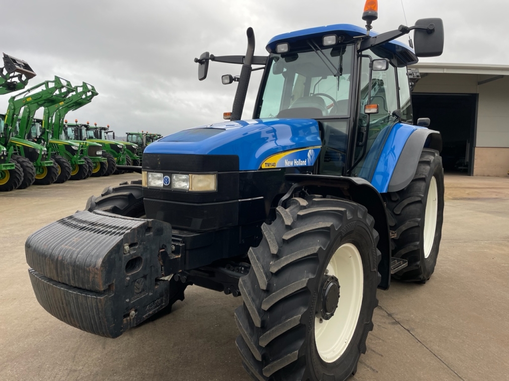 New Holland TM140