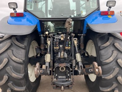 New Holland TM140