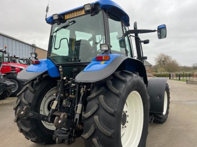 New Holland TM140
