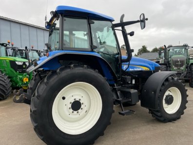 New Holland TM140