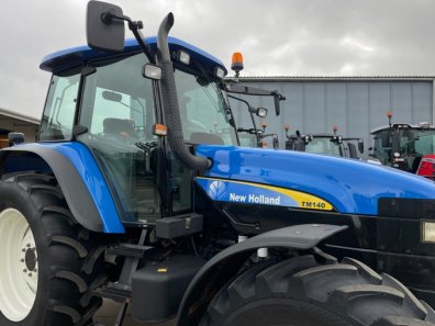 New Holland TM140