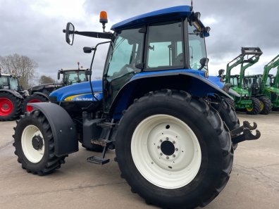 New Holland TM140