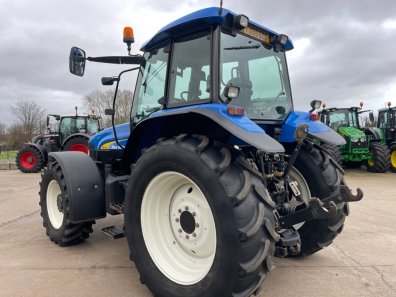 New Holland TM140