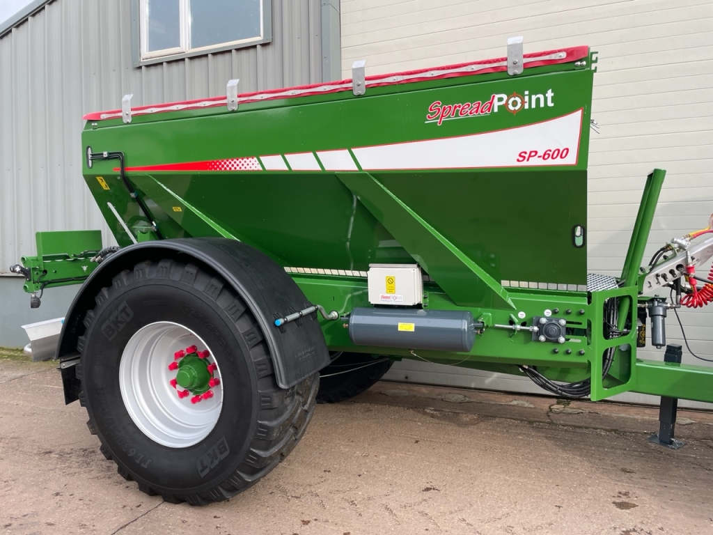 SpreadPoint SP-600 lime spreader