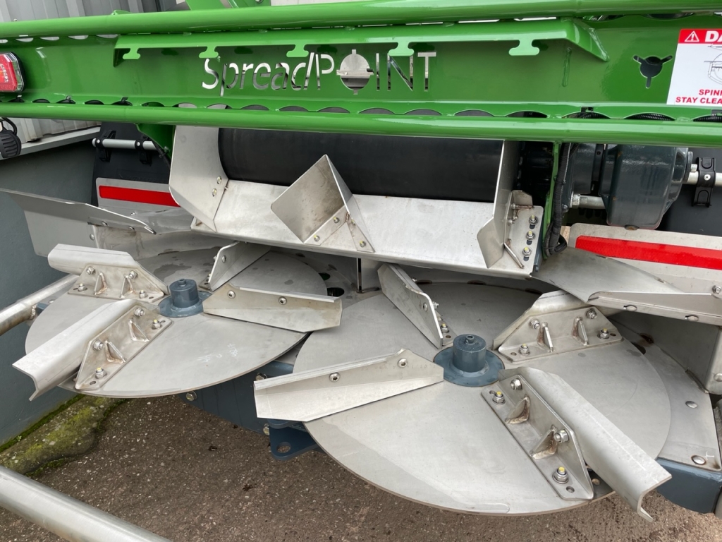 SpreadPoint SP-600 lime spreader