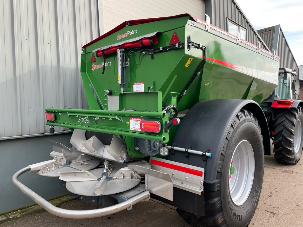 SpreadPoint SP-600 lime spreader