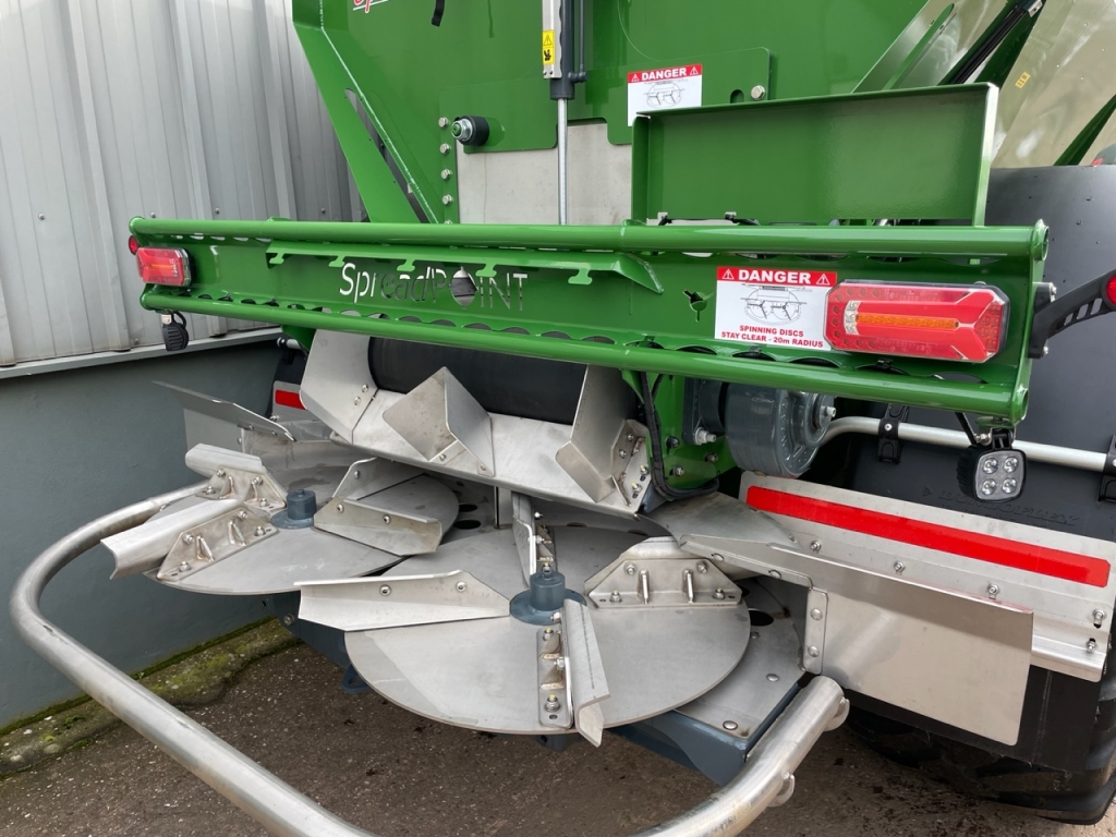 SpreadPoint SP-600 lime spreader