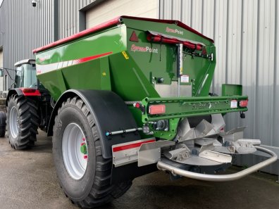 SpreadPoint SP-600 lime spreader