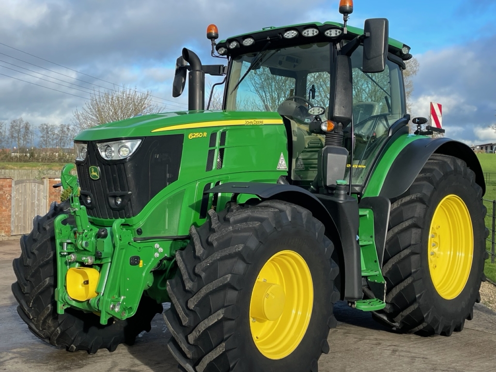 John Deere 6250R