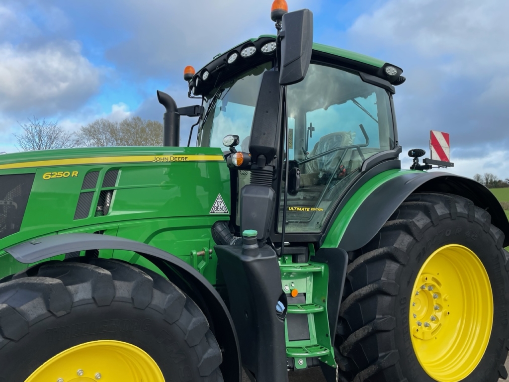 John Deere 6250R