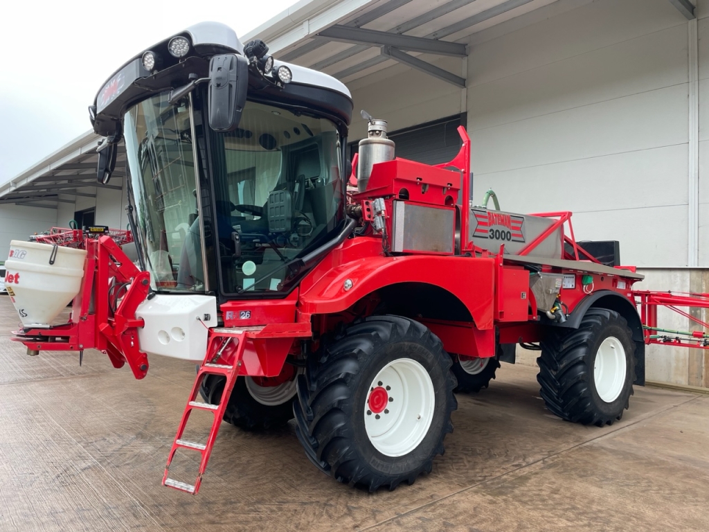 Bateman RB26 sprayer