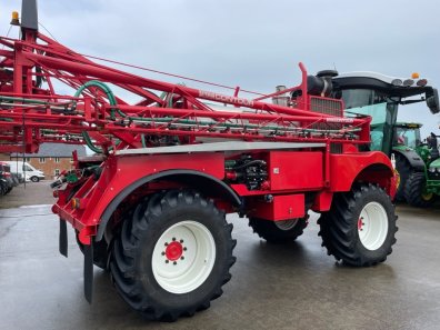 Bateman RB26 sprayer