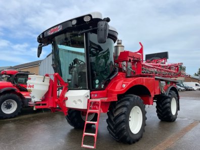 Bateman RB26 sprayer