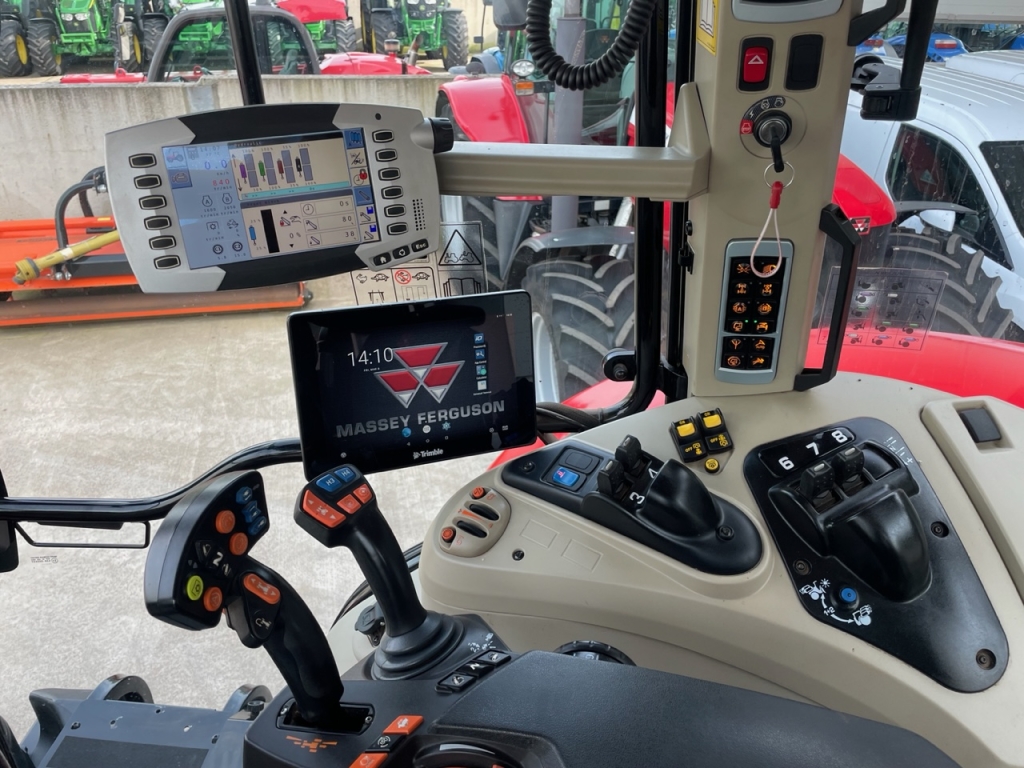 Massey Ferguson 7726S Exclusive