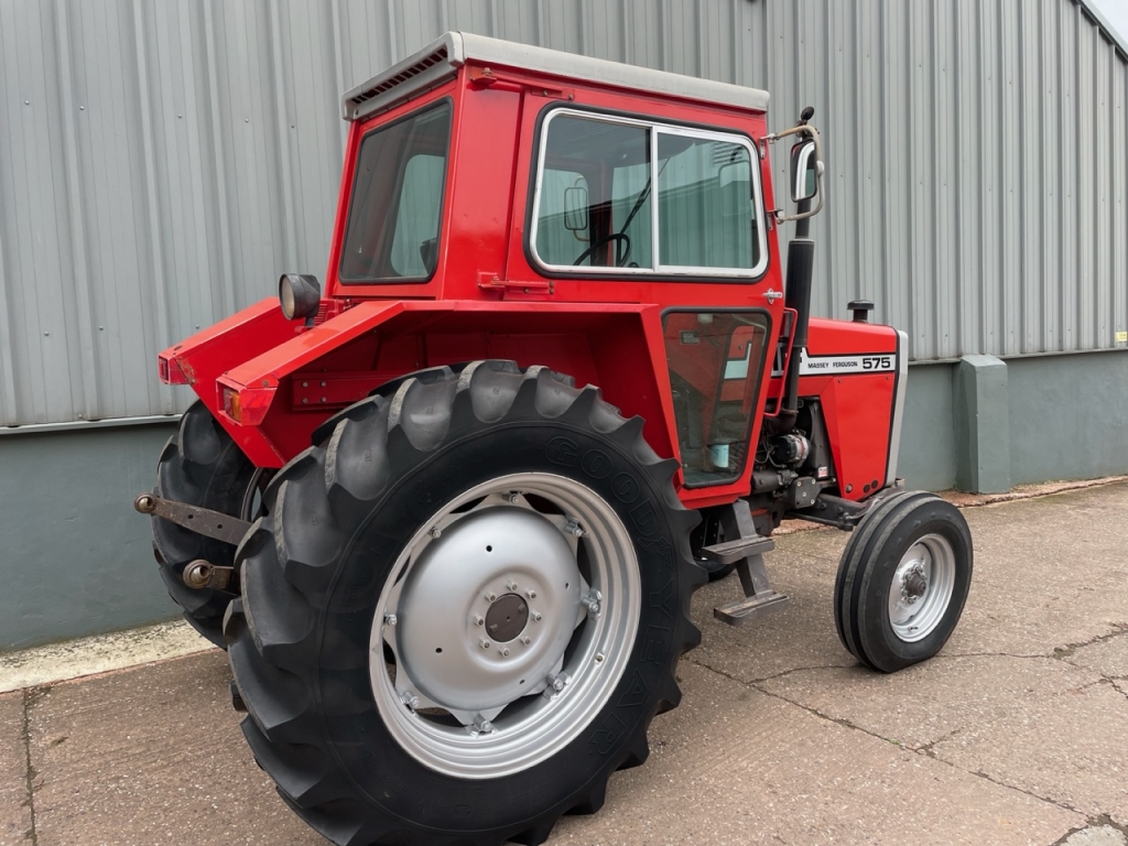 Massey Ferguson 575