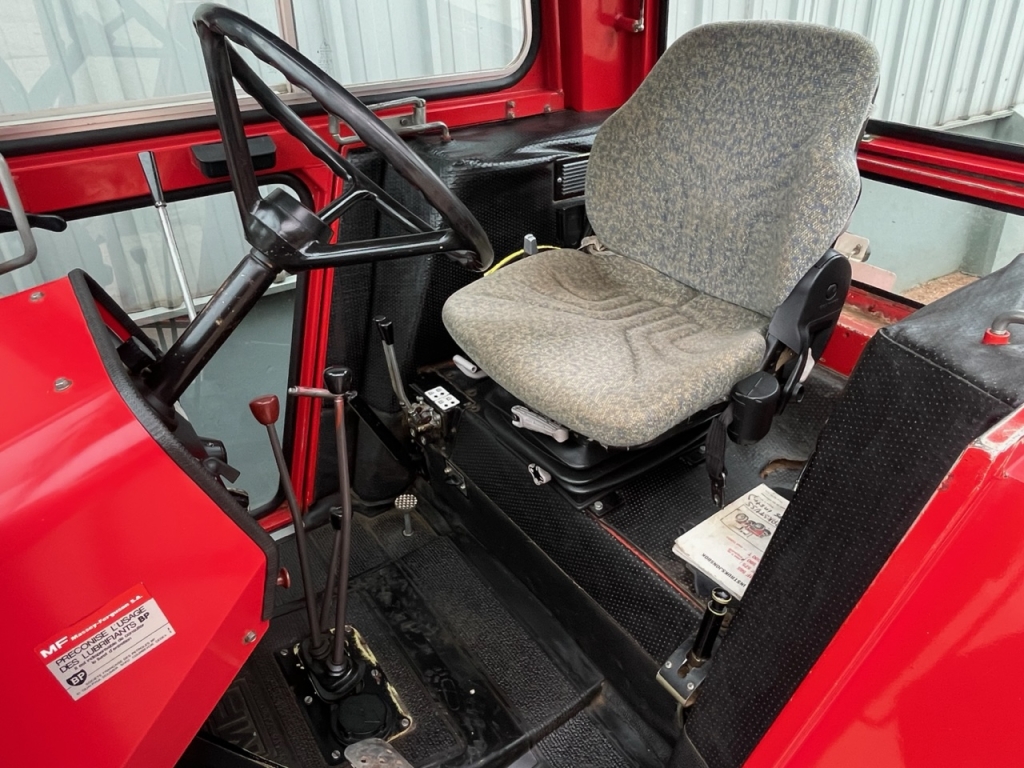 Massey Ferguson 575