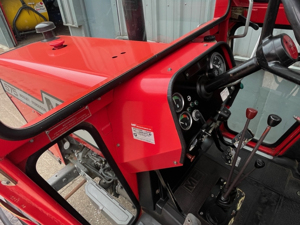 Massey Ferguson 575