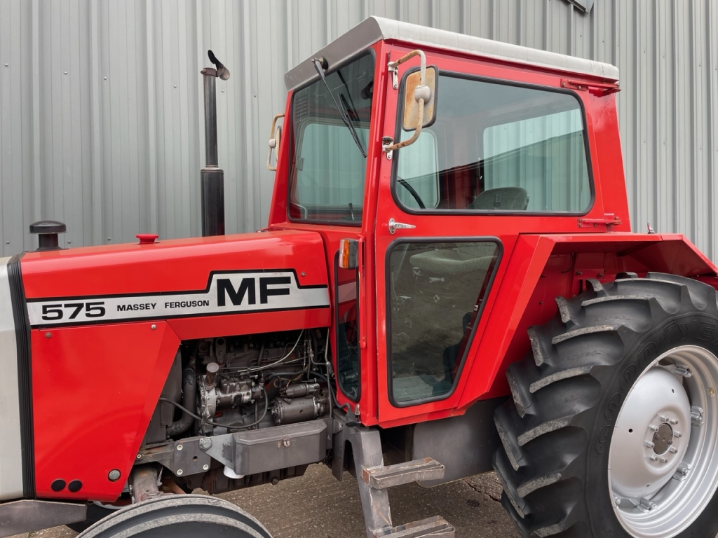 Massey Ferguson 575